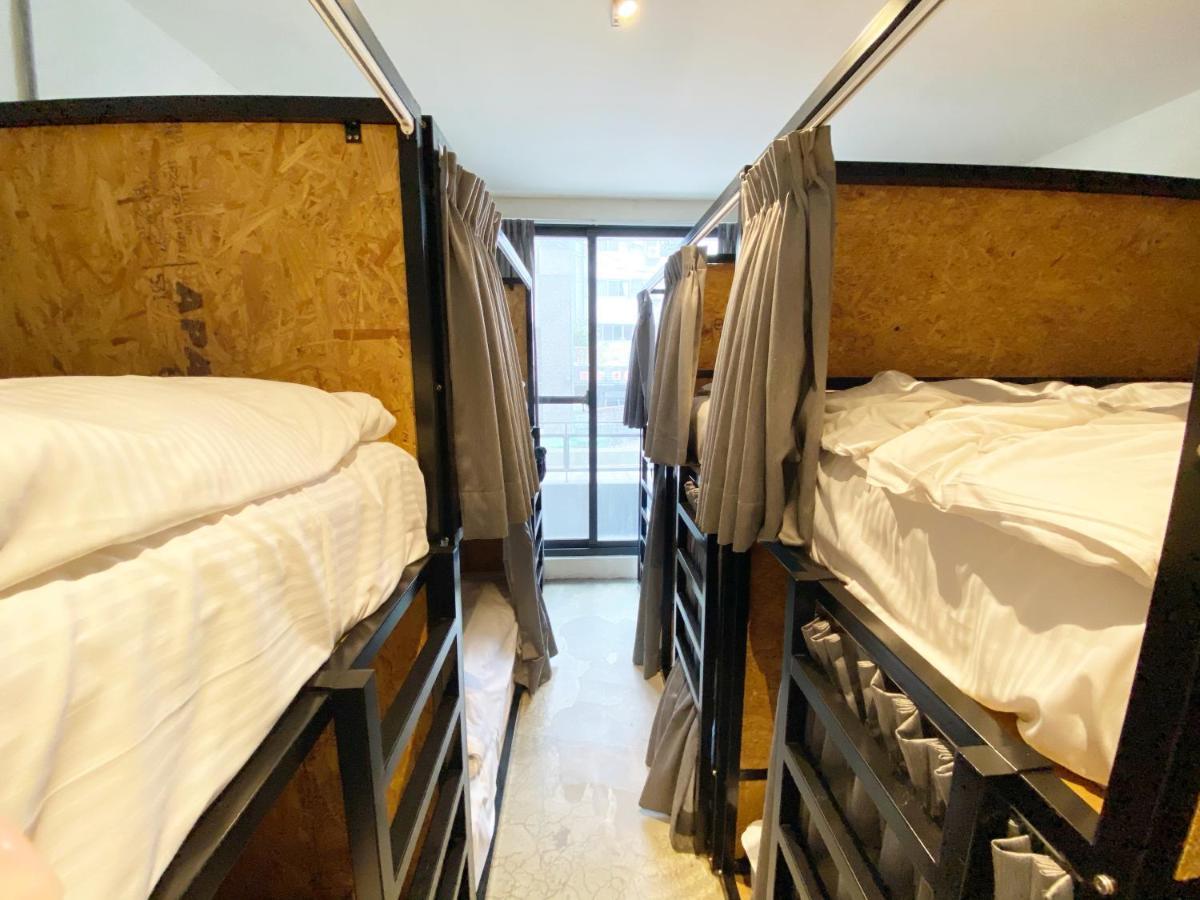 Fengjia Living Lab Hostel Taichung Esterno foto