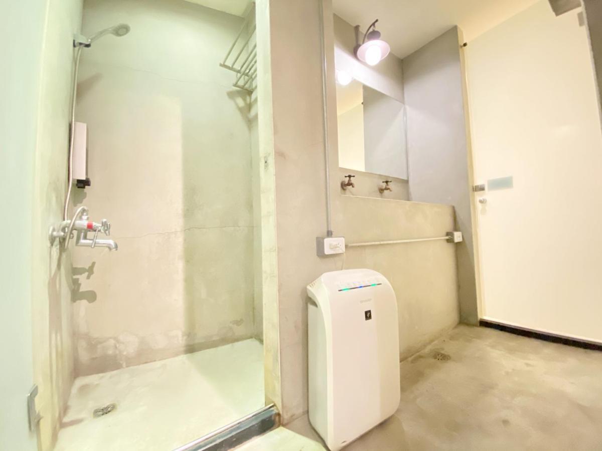 Fengjia Living Lab Hostel Taichung Esterno foto