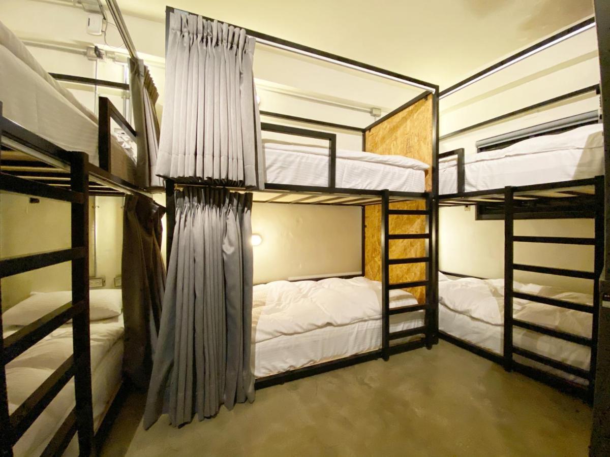 Fengjia Living Lab Hostel Taichung Esterno foto