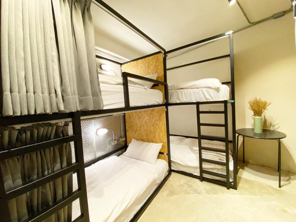 Fengjia Living Lab Hostel Taichung Esterno foto