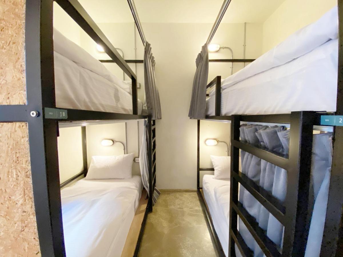 Fengjia Living Lab Hostel Taichung Esterno foto