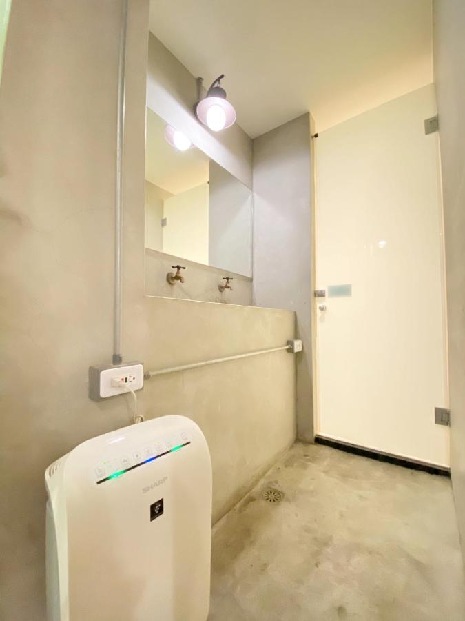 Fengjia Living Lab Hostel Taichung Esterno foto