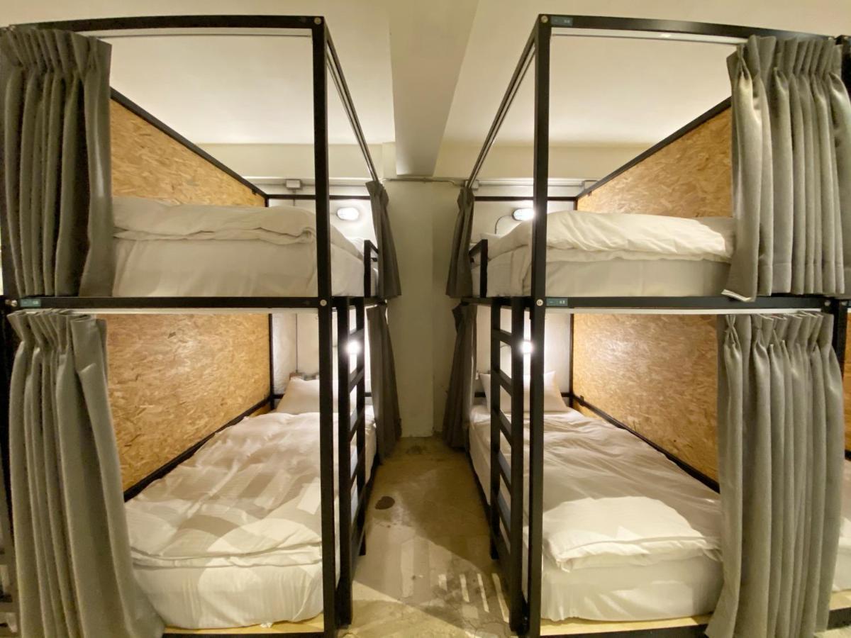 Fengjia Living Lab Hostel Taichung Esterno foto
