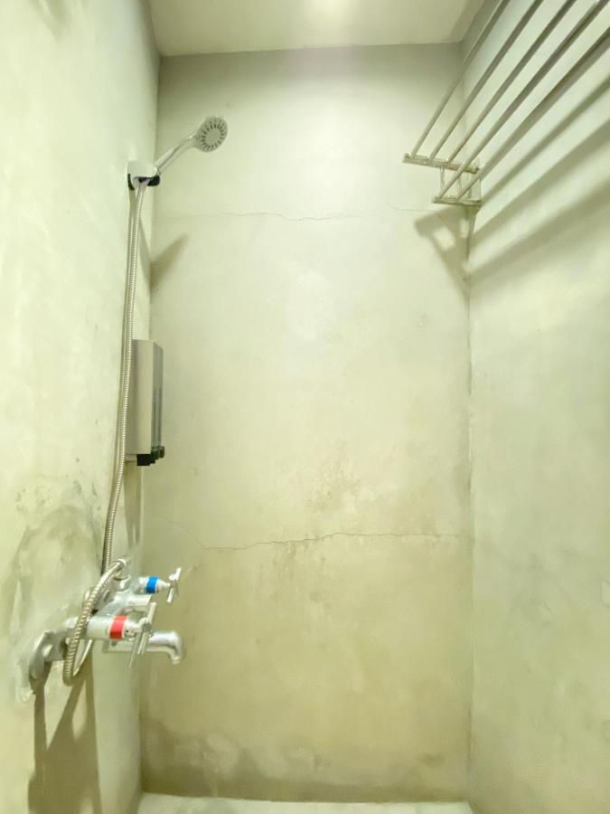 Fengjia Living Lab Hostel Taichung Esterno foto