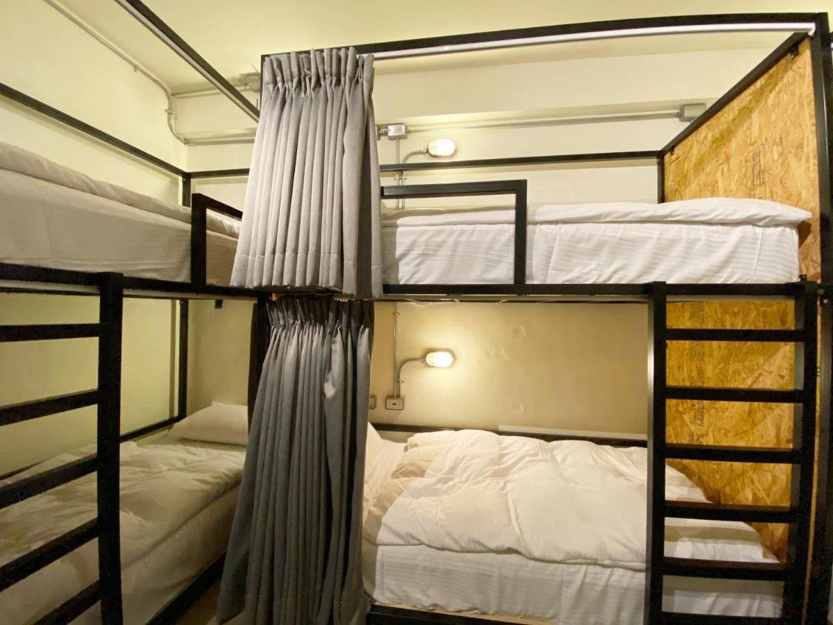 Fengjia Living Lab Hostel Taichung Esterno foto