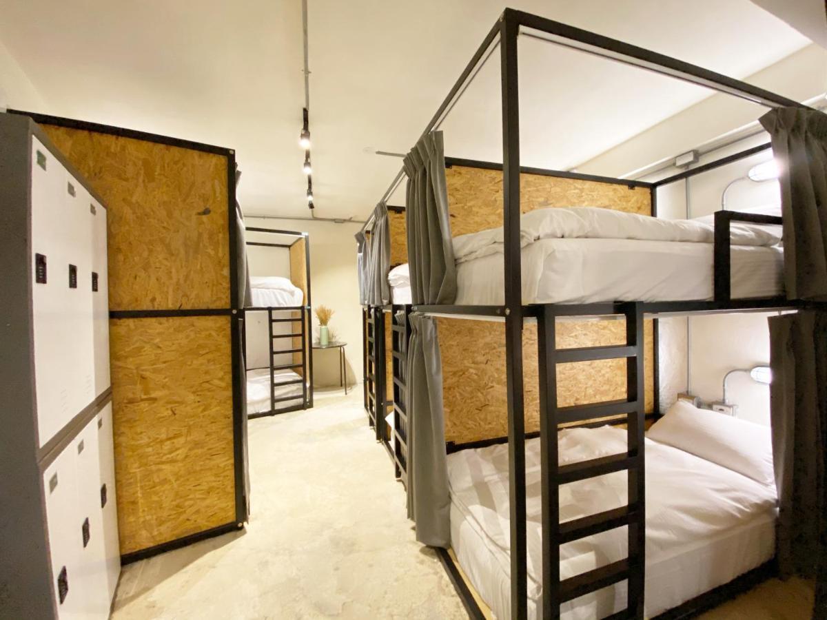 Fengjia Living Lab Hostel Taichung Esterno foto